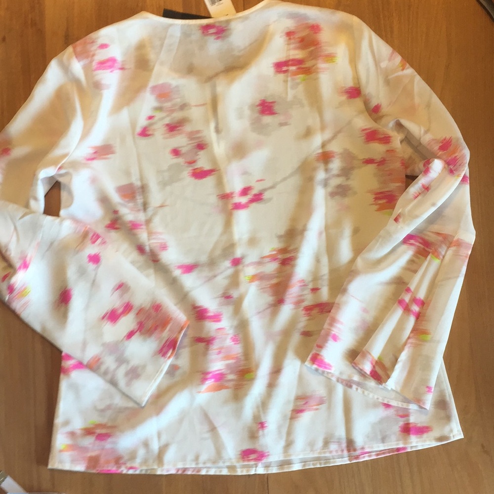 New Flowered Print Banana Republic blouse Sz M - Picture 8 of 8